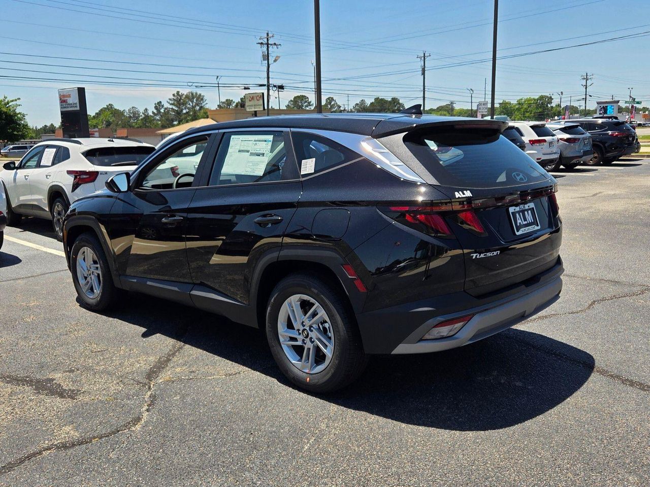 New 2026 Phantom Black HYUNDAI SE FWD image 9