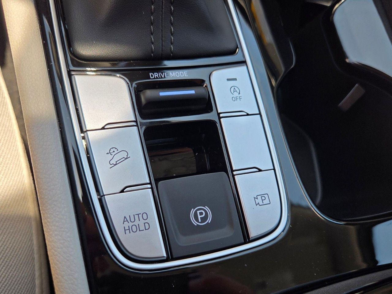 New 2026 Phantom Black HYUNDAI SE FWD image 22