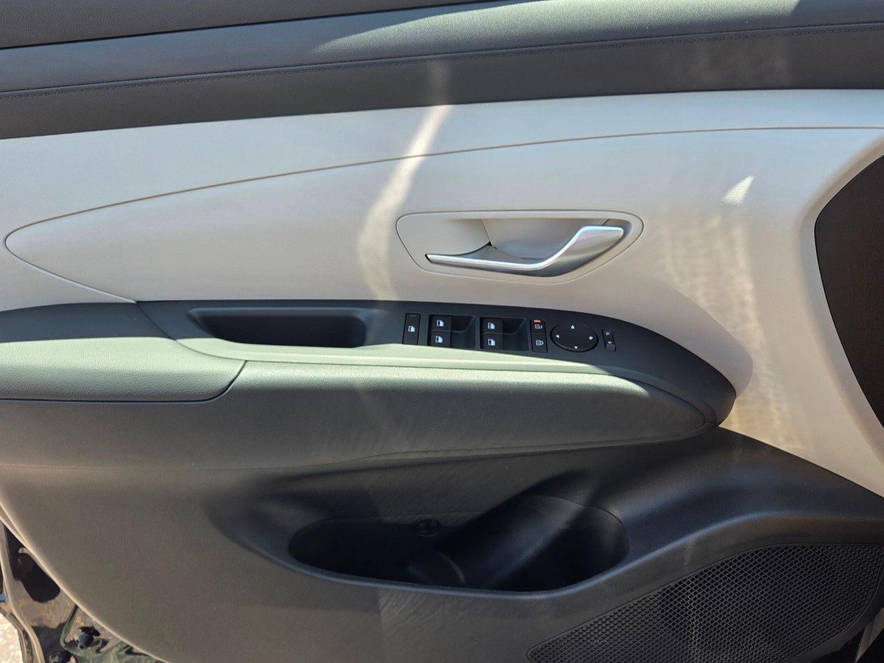 New 2026 Phantom Black HYUNDAI SE FWD image 27