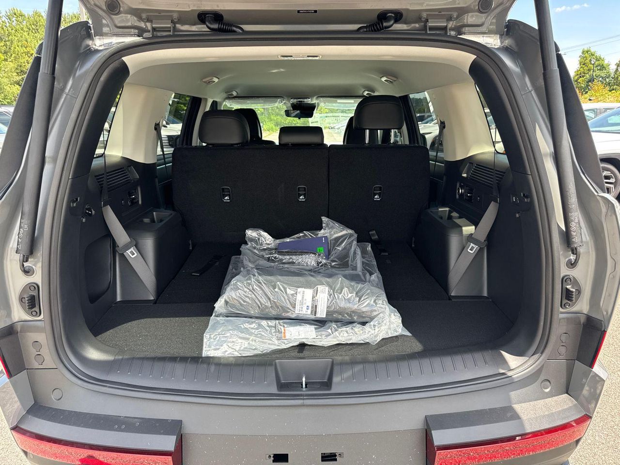New 2026 Gray Hyundai SEL FWD image 19