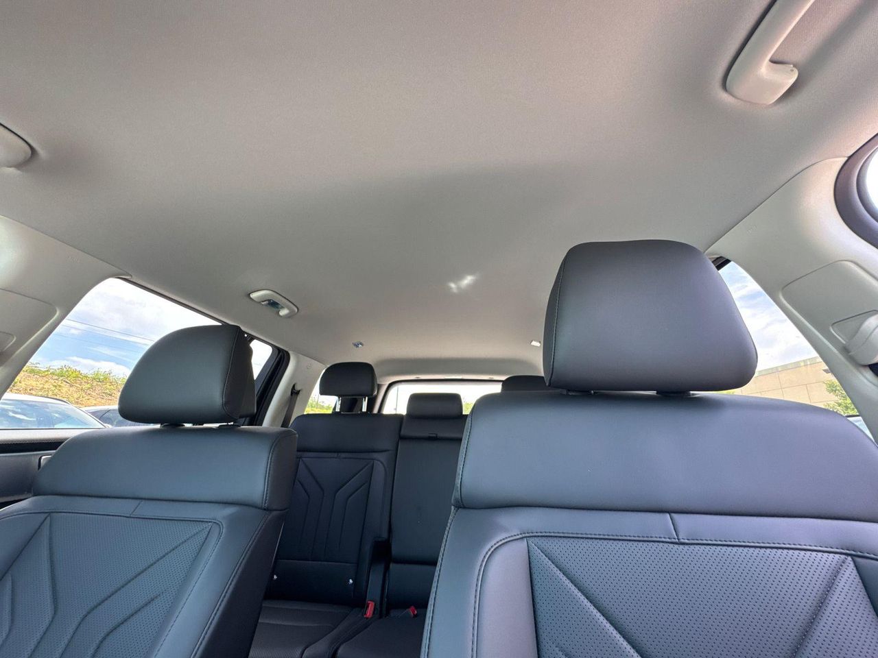 New 2026 Gray Hyundai SEL FWD image 32