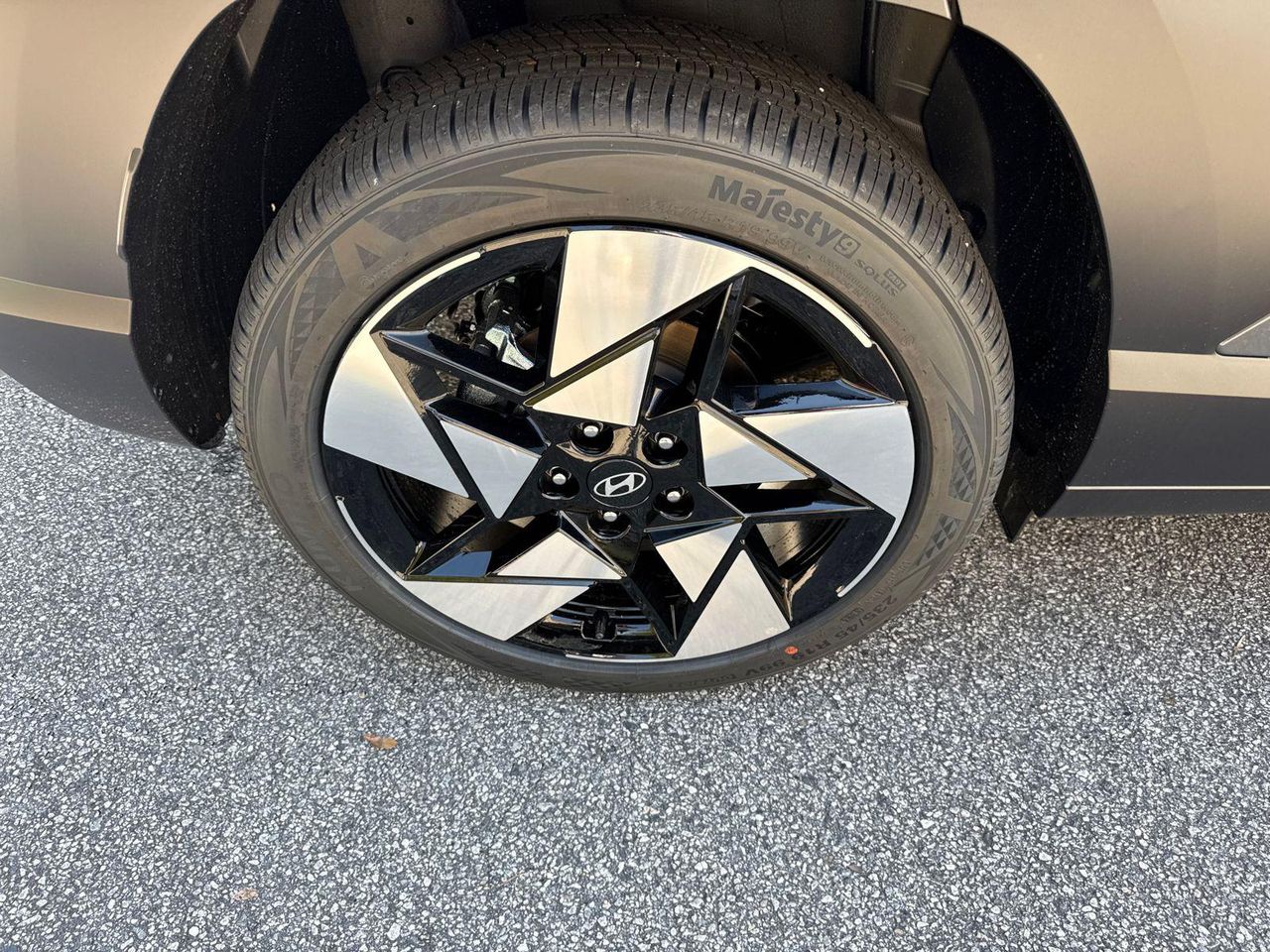 New 2026 Gray Hyundai Limited FWD image 18