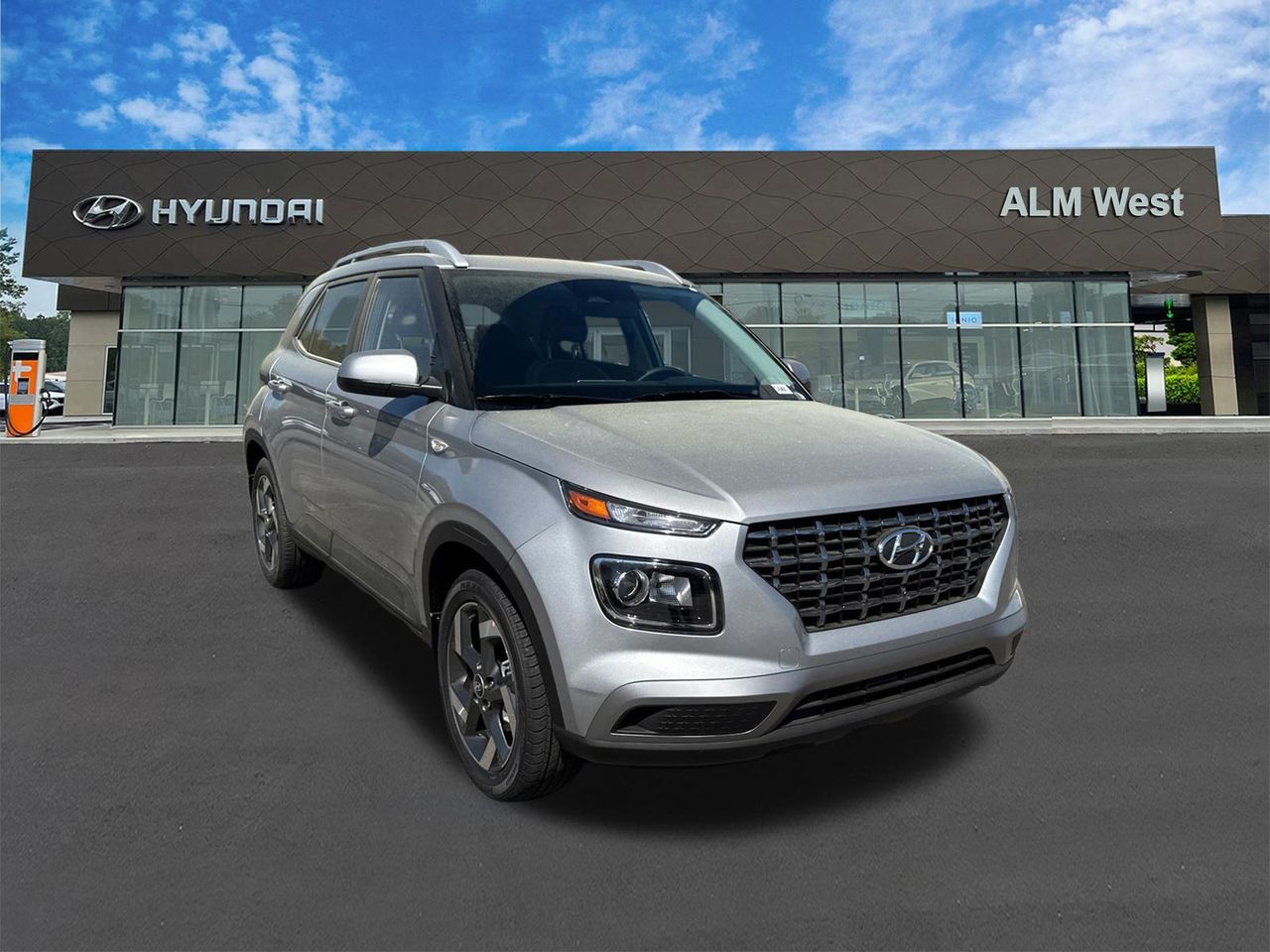 New 2026 Shimmering Silver HYUNDAI SEL image 4