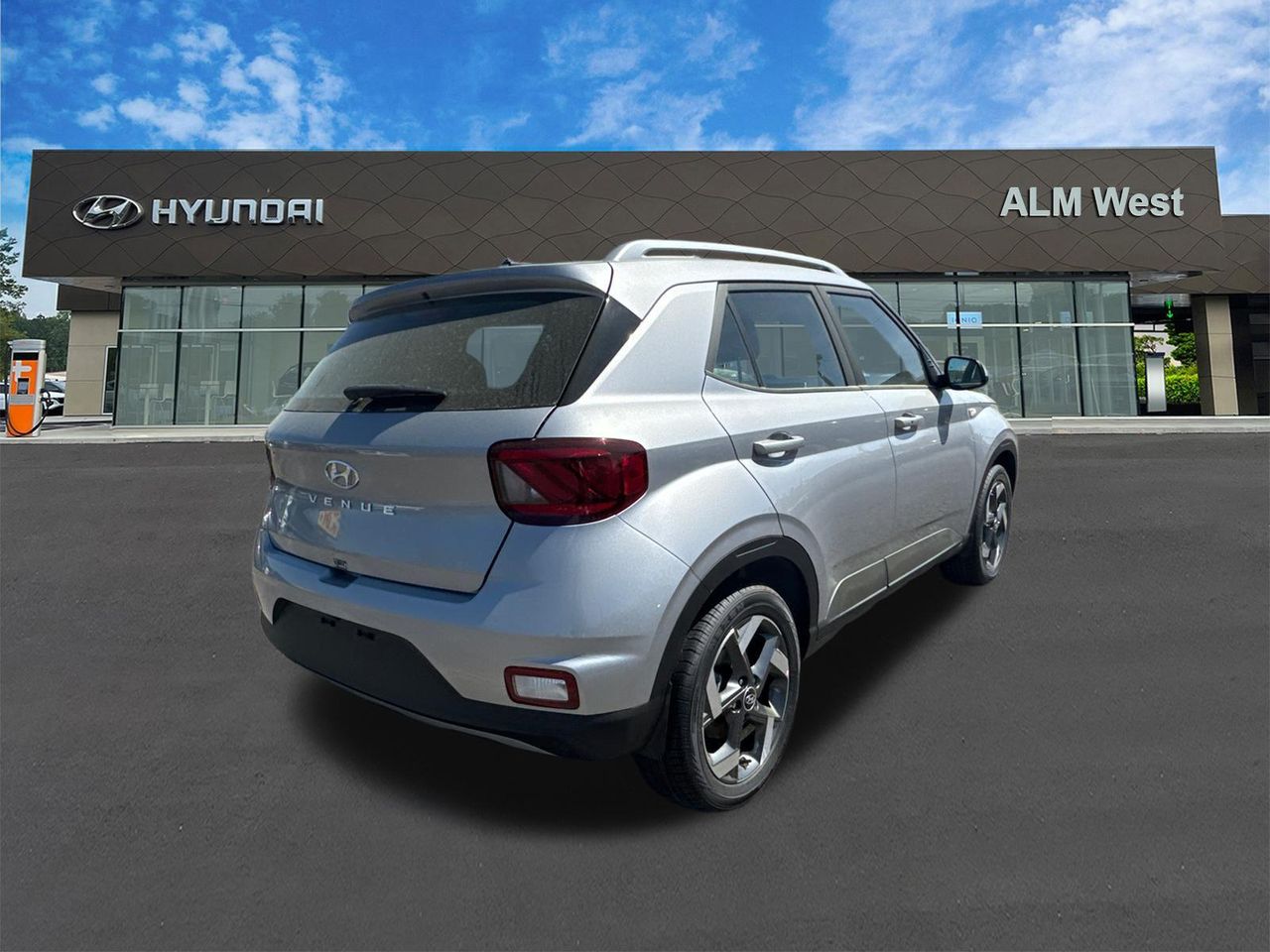 New 2026 Shimmering Silver HYUNDAI SEL image 6
