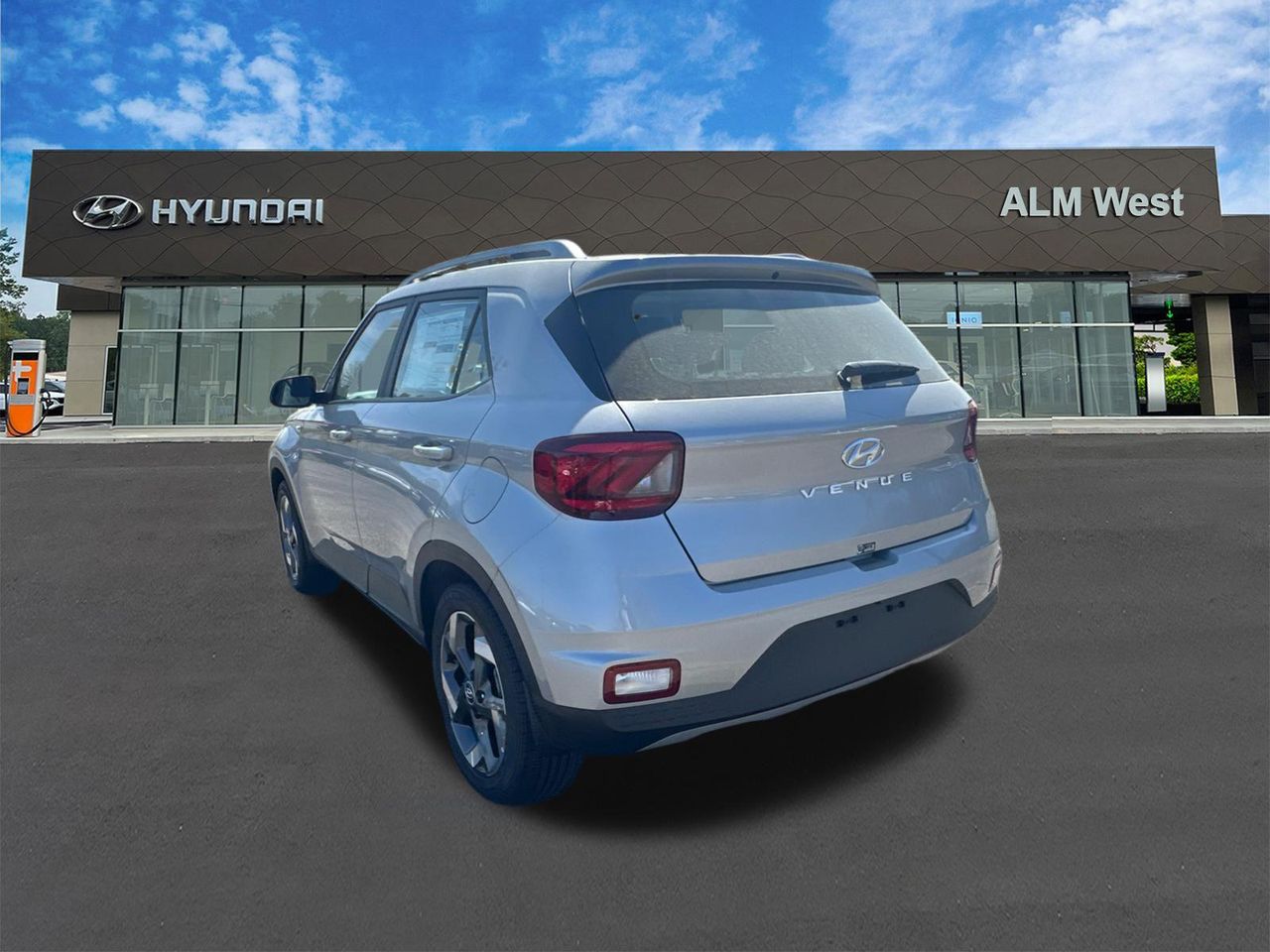 New 2026 Shimmering Silver HYUNDAI SEL image 8
