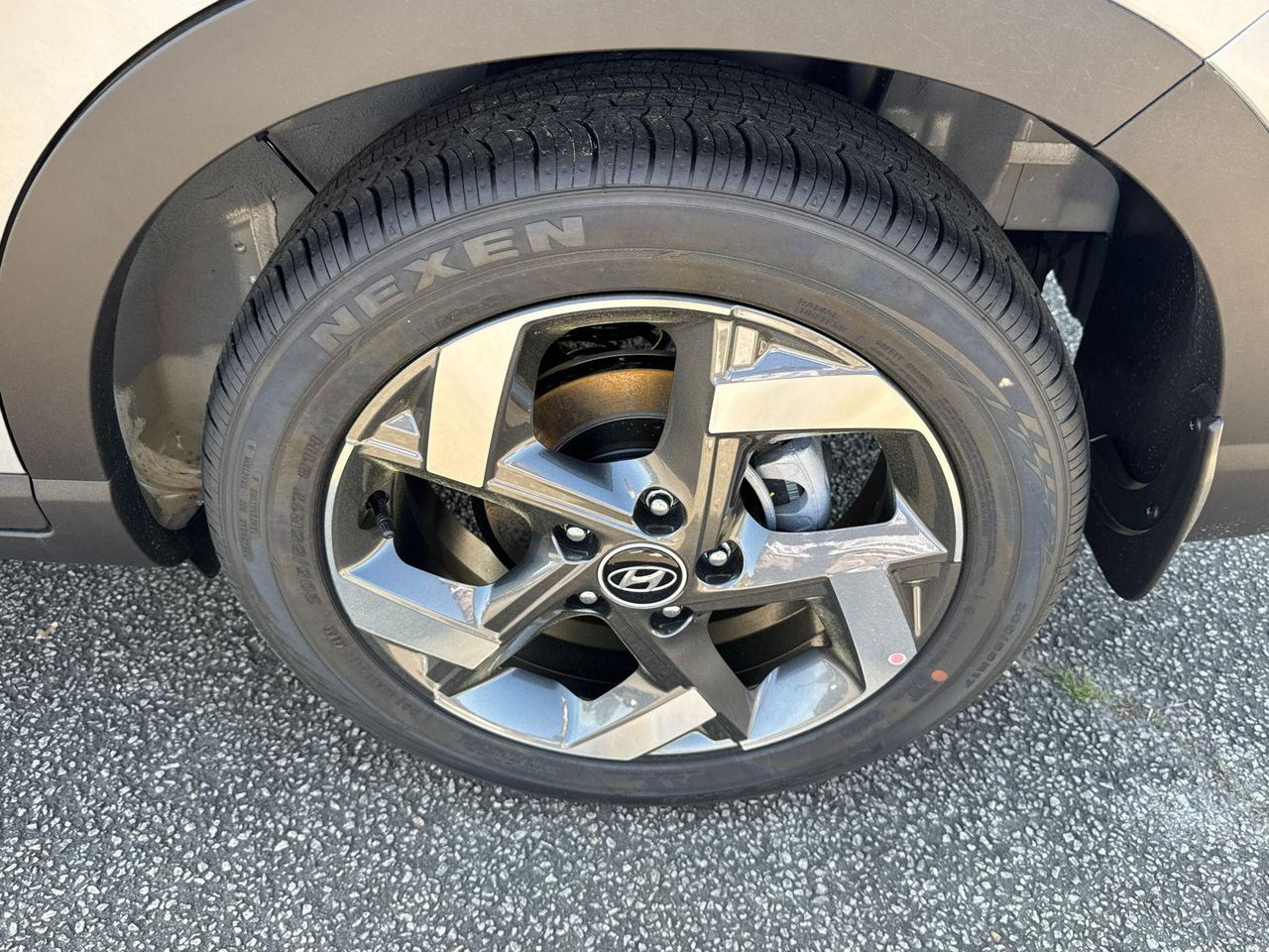 New 2026 Shimmering Silver HYUNDAI SEL image 20