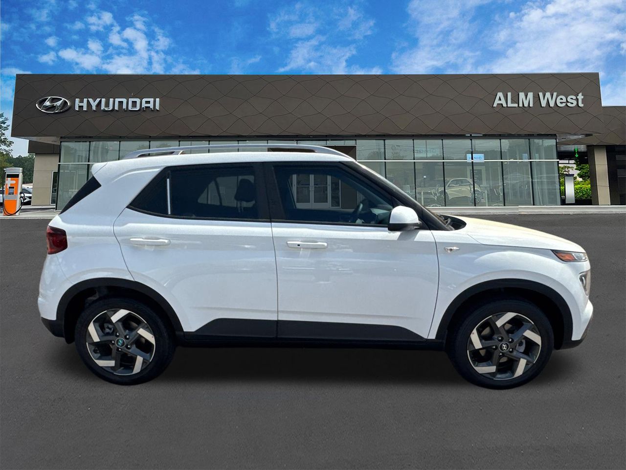 New 2026 White Hyundai SEL image 5