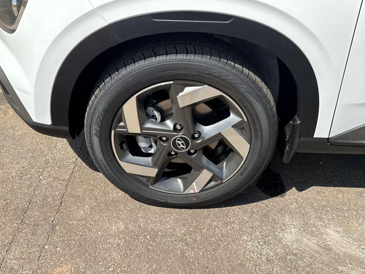 New 2026 White Hyundai SEL image 12