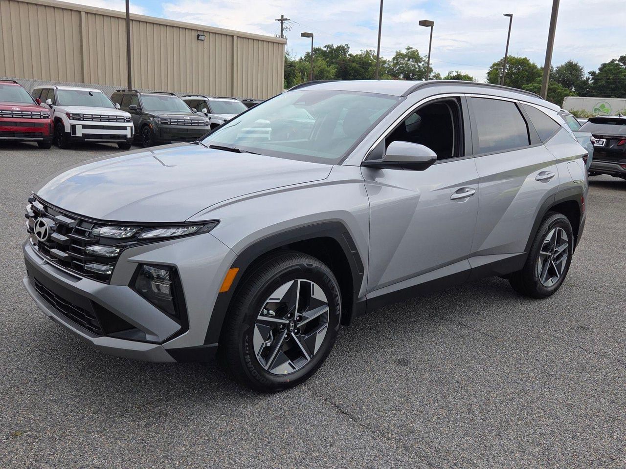 New 2026 Shimmering Silver HYUNDAI SEL AWD image 3
