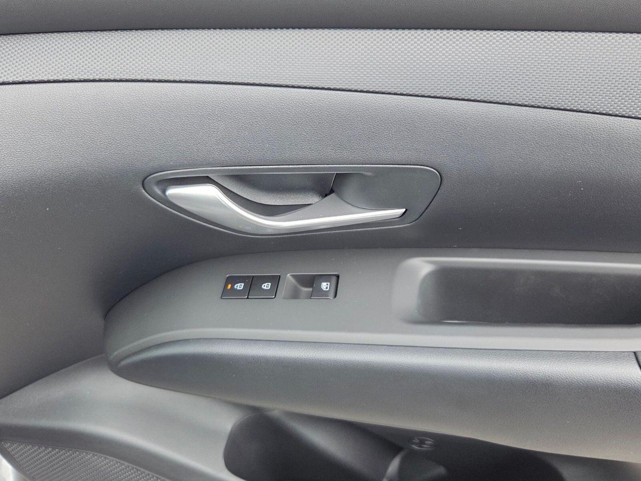 New 2026 Shimmering Silver HYUNDAI SEL AWD image 17