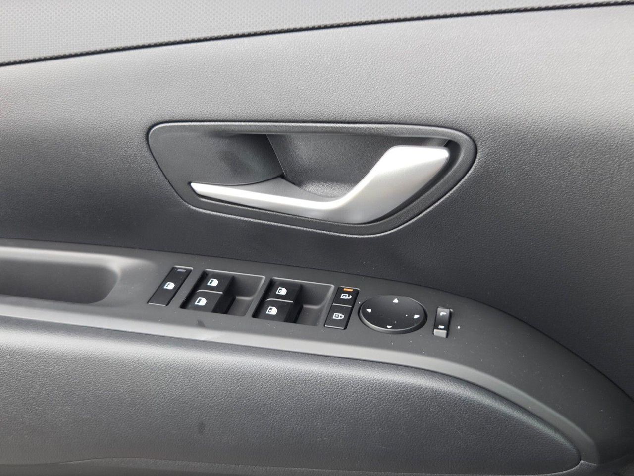 New 2026 Shimmering Silver HYUNDAI SEL AWD image 30