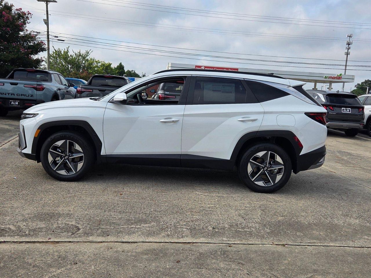New 2026 White Pearl HYUNDAI SEL AWD image 4