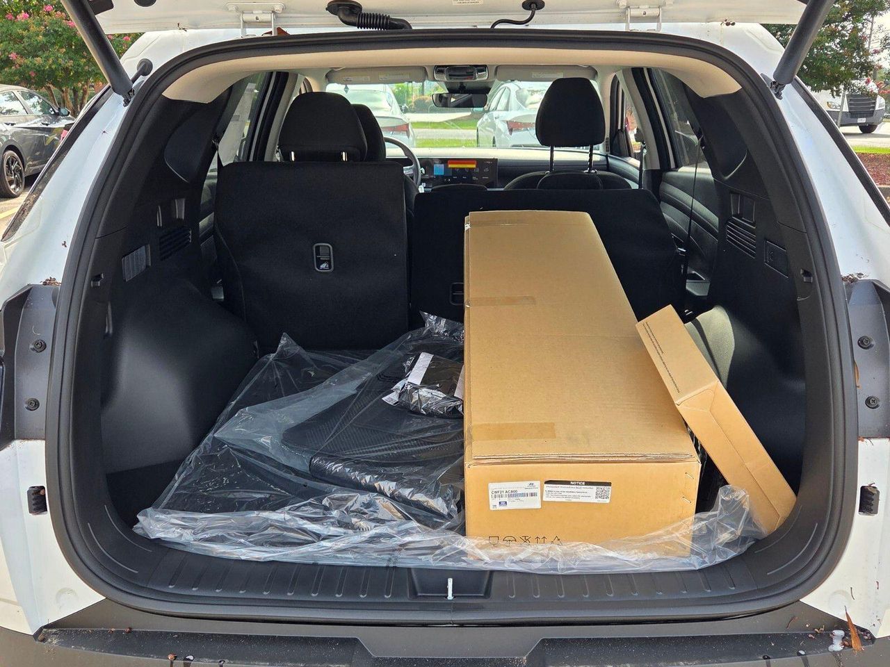 New 2026 White Pearl HYUNDAI SEL AWD image 13