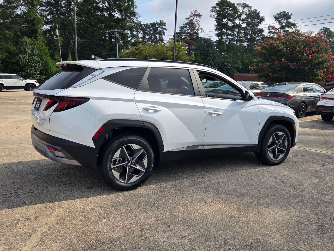New 2026 White Pearl HYUNDAI SEL AWD image 15