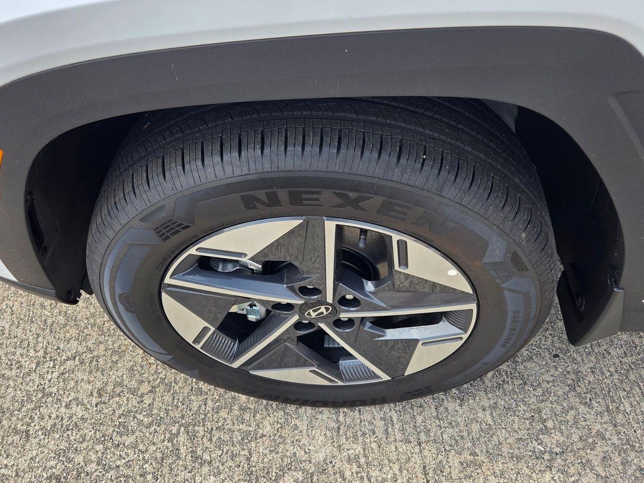 New 2026 White Pearl HYUNDAI SEL AWD image 19