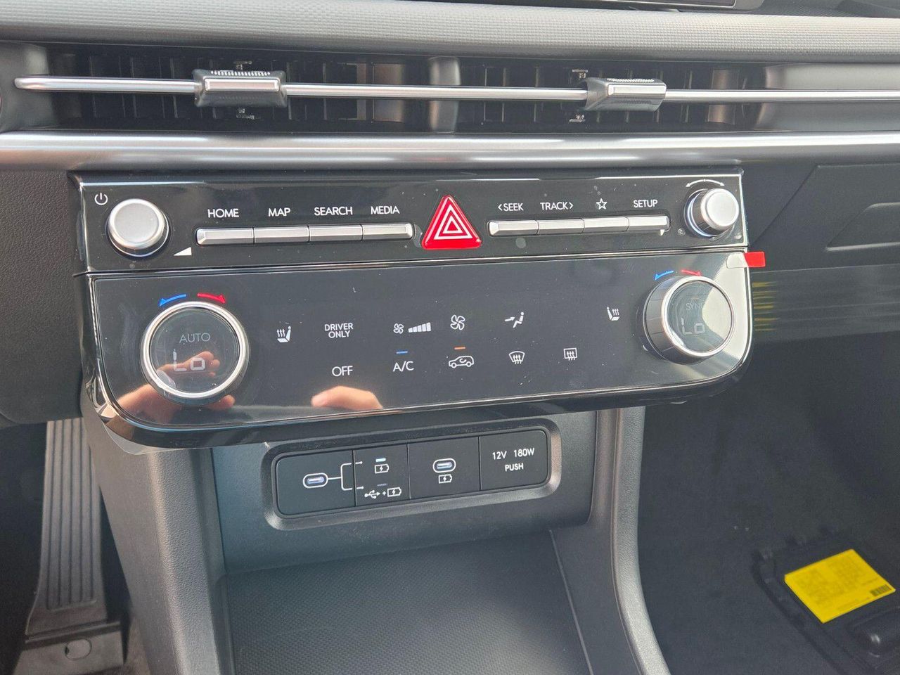 New 2026 White Pearl HYUNDAI SEL AWD image 23