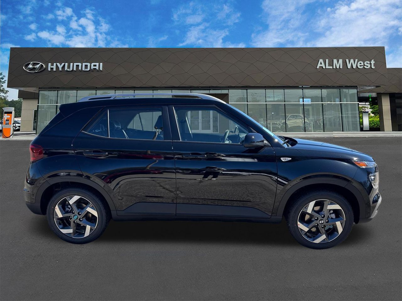 New 2026 Black HYUNDAI SEL image 5