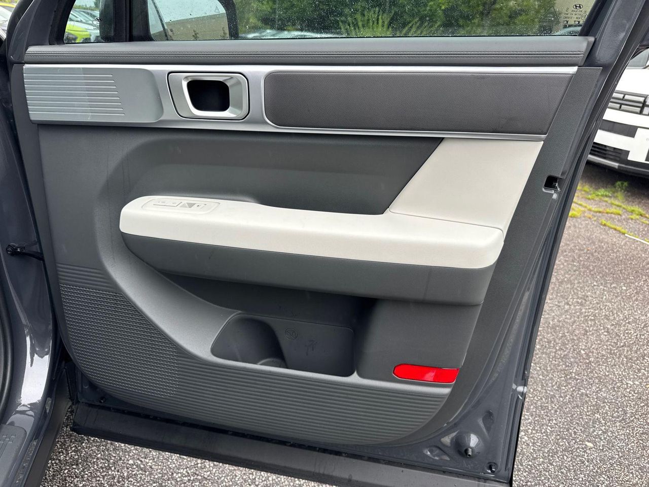 New 2026 Gray HYUNDAI SE FWD image 15