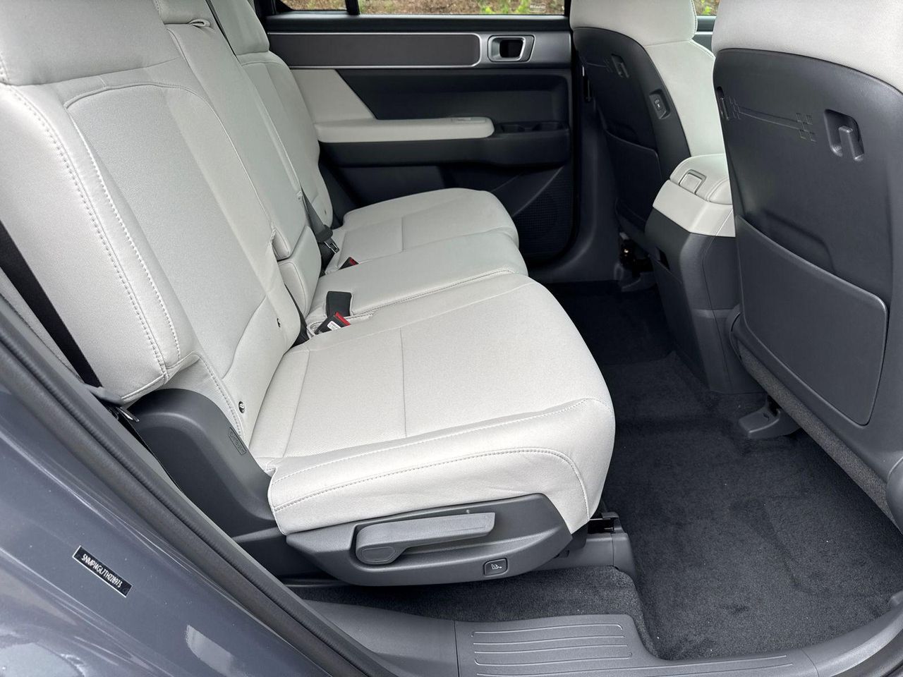 New 2026 Gray HYUNDAI SE FWD image 16