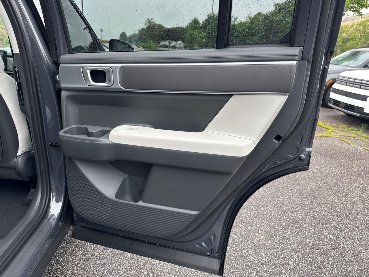 New 2026 Gray HYUNDAI SE FWD image 17