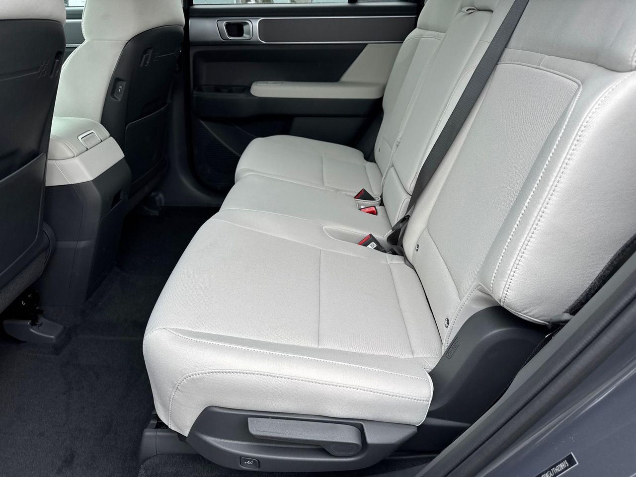 New 2026 Gray HYUNDAI SE FWD image 22