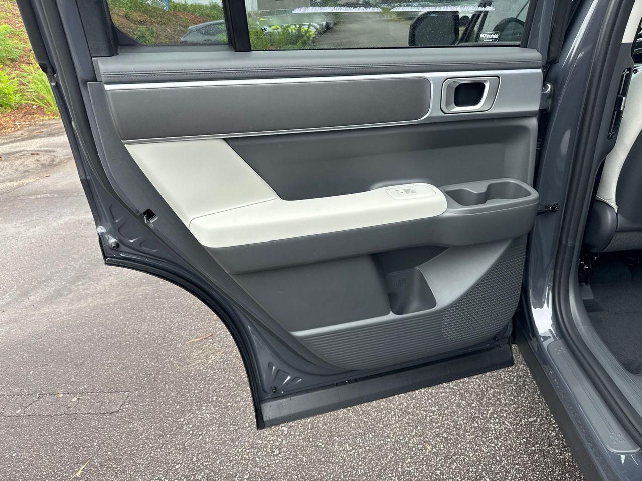 New 2026 Gray HYUNDAI SE FWD image 23