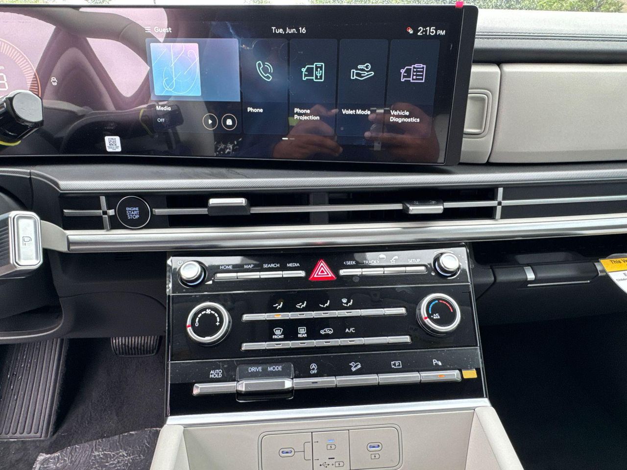 New 2026 Gray HYUNDAI SE FWD image 29