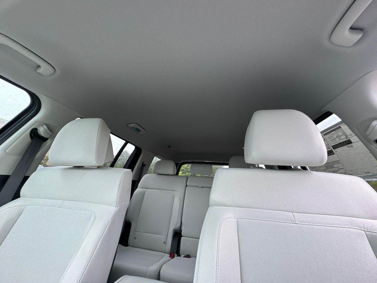 New 2026 Gray HYUNDAI SE FWD image 32