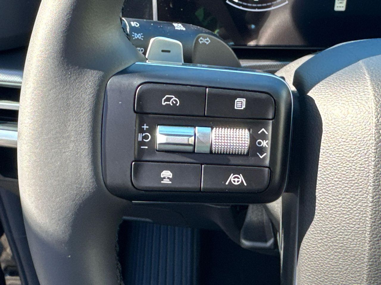 New 2026 Black HYUNDAI SE FWD image 26