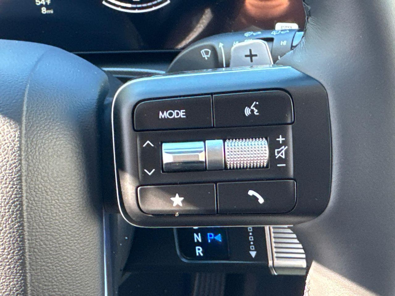New 2026 Black HYUNDAI SE FWD image 27