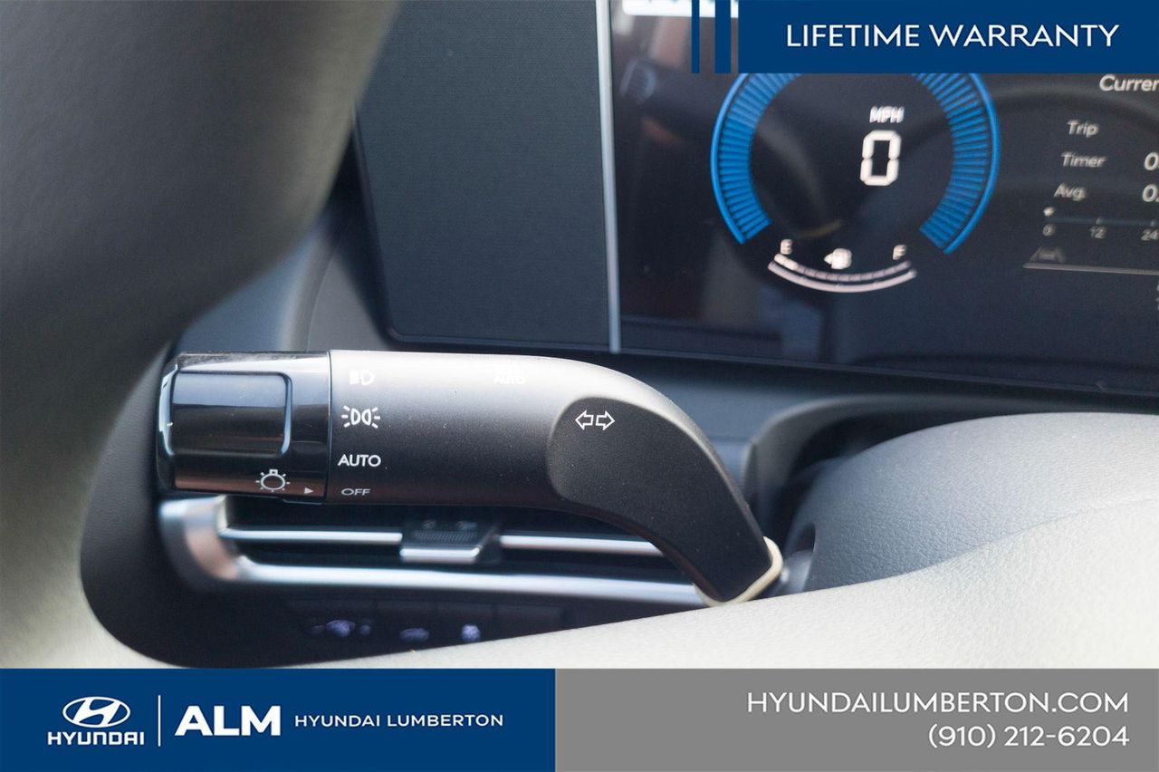 New 2026 White Hyundai SEL FWD image 28