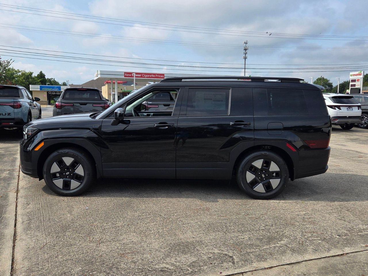 New 2026 Phantom Black HYUNDAI SEL image 4
