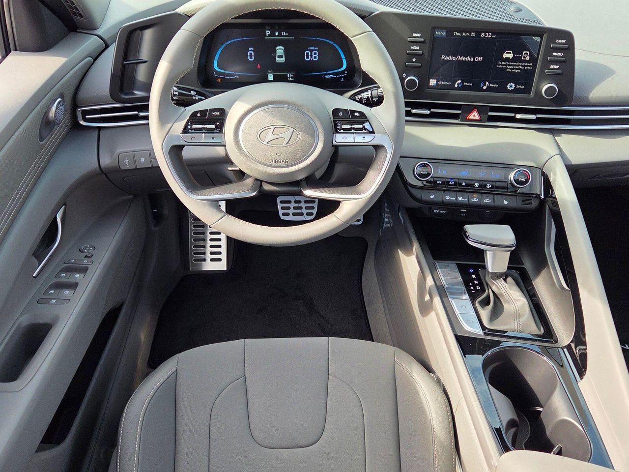 New 2026 Gray HYUNDAI SEL Sport image 7