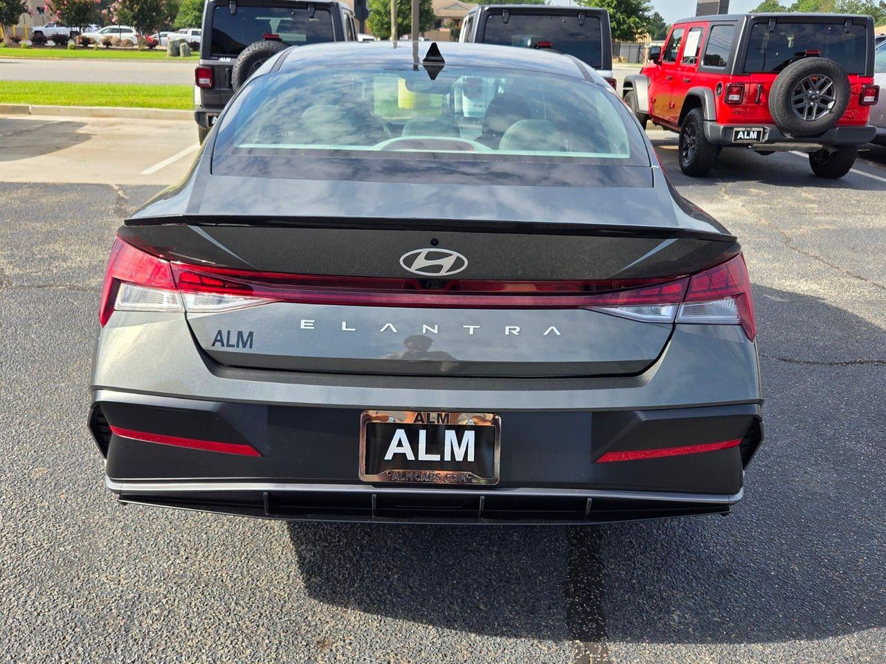 New 2026 Gray HYUNDAI SEL Sport image 10