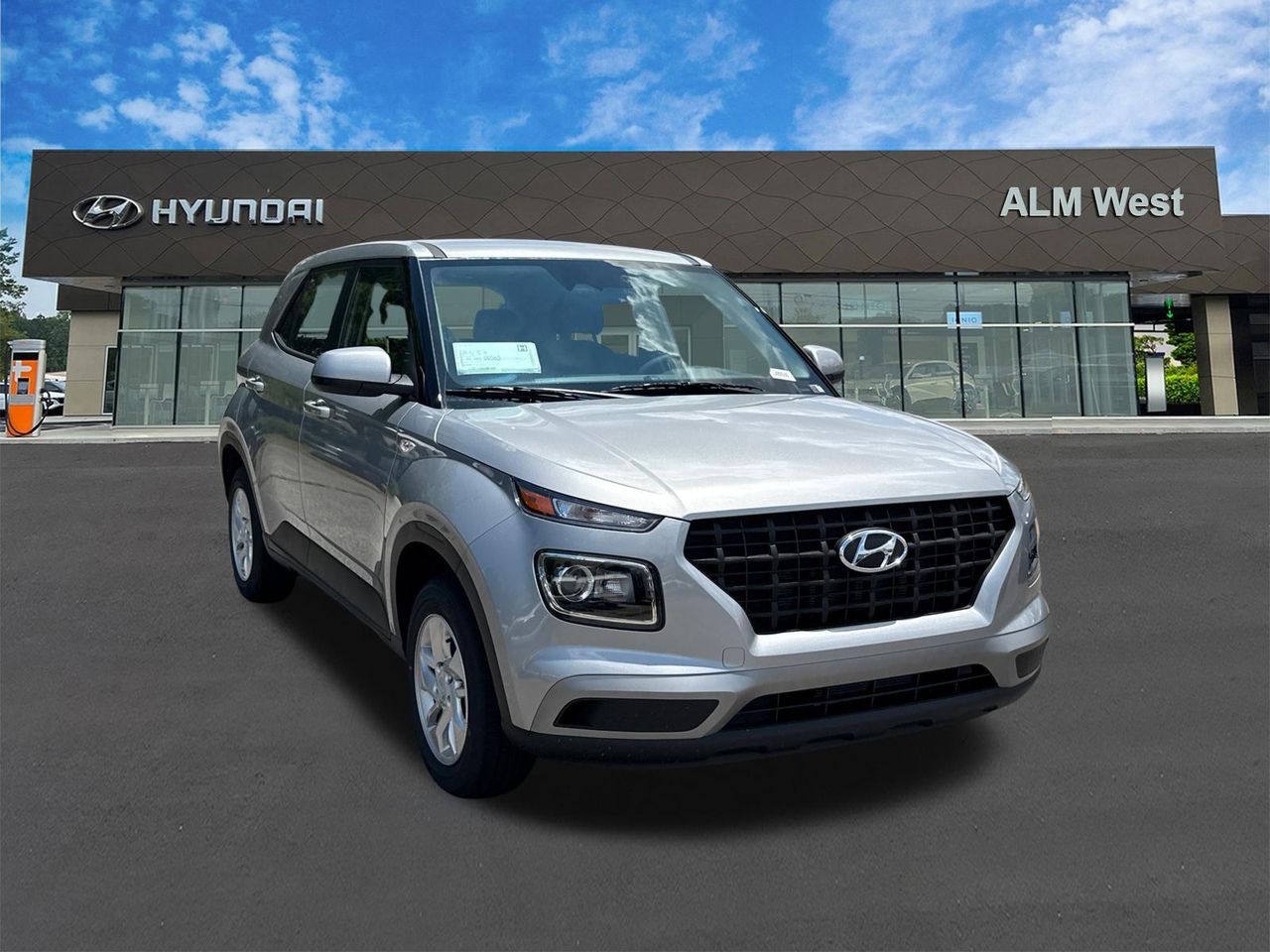 New 2026 Silver HYUNDAI SE FWD image 4