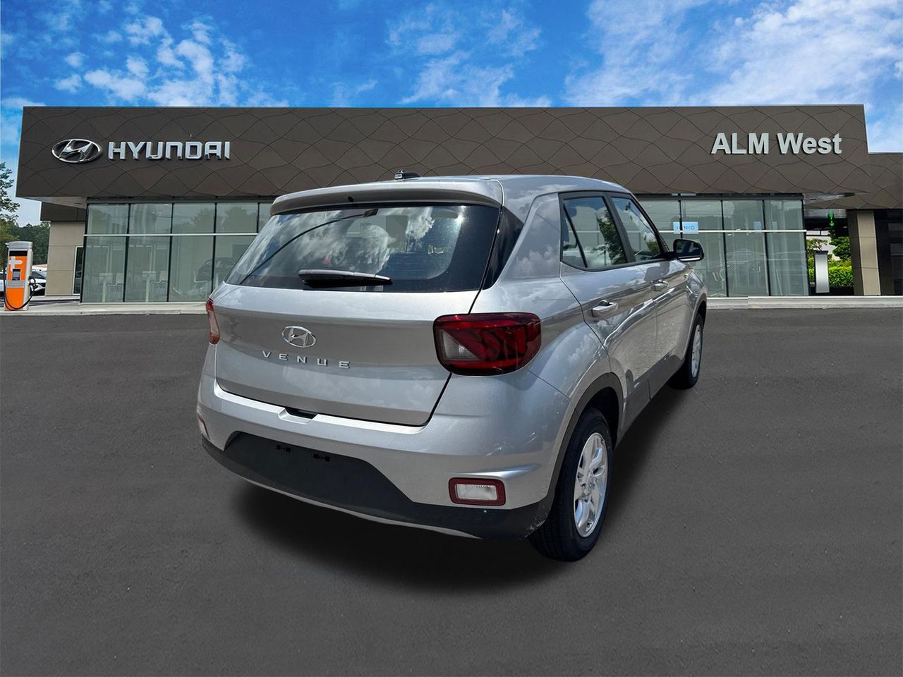 New 2026 Silver HYUNDAI SE FWD image 6