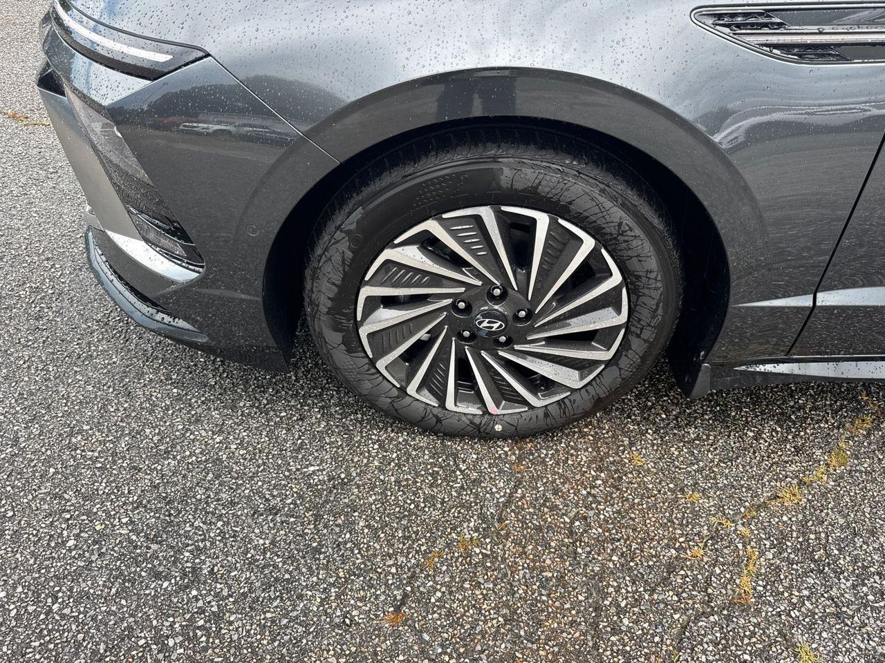 New 2026 Gray HYUNDAI Limited image 12
