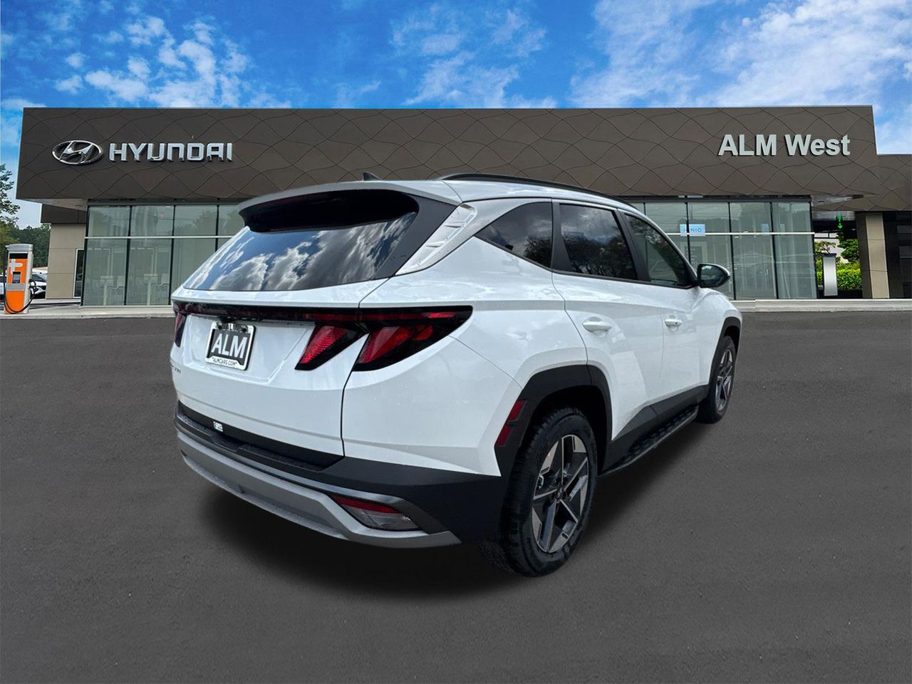 New 2026 White Pearl HYUNDAI SEL FWD image 6