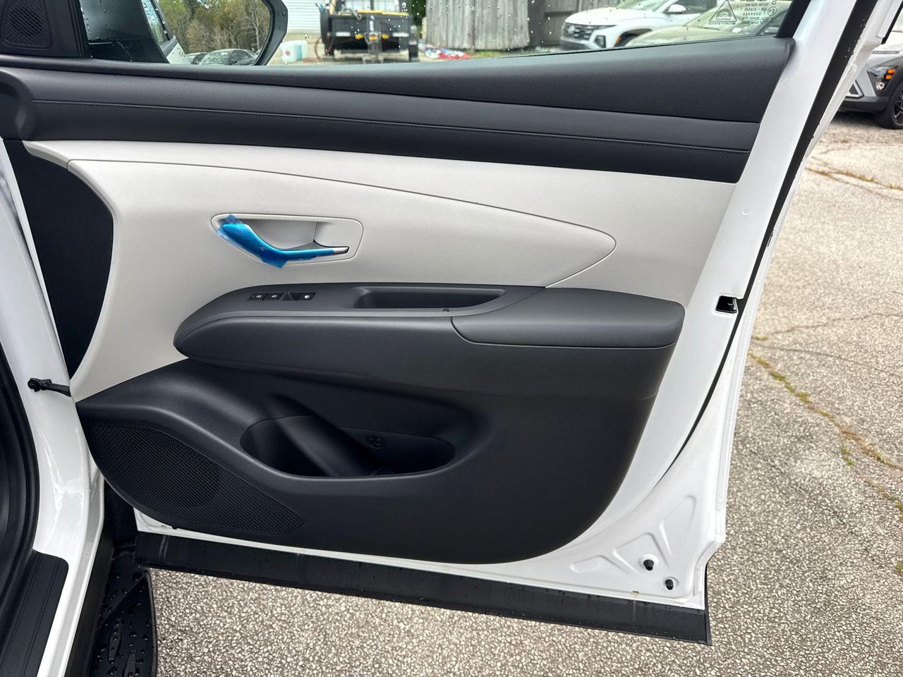 New 2026 White Pearl HYUNDAI SEL FWD image 15