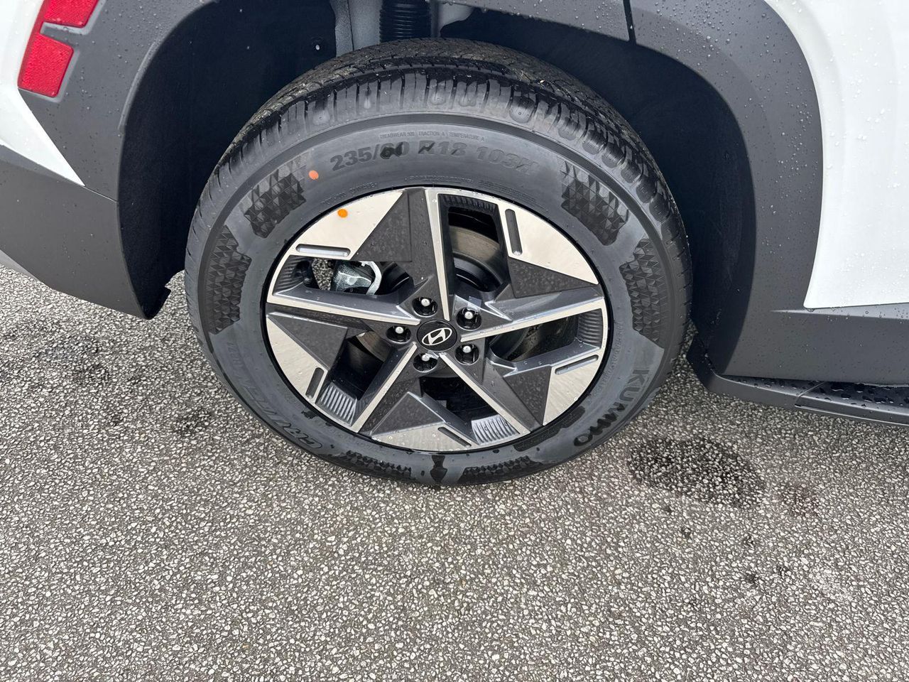 New 2026 White Pearl HYUNDAI SEL FWD image 18