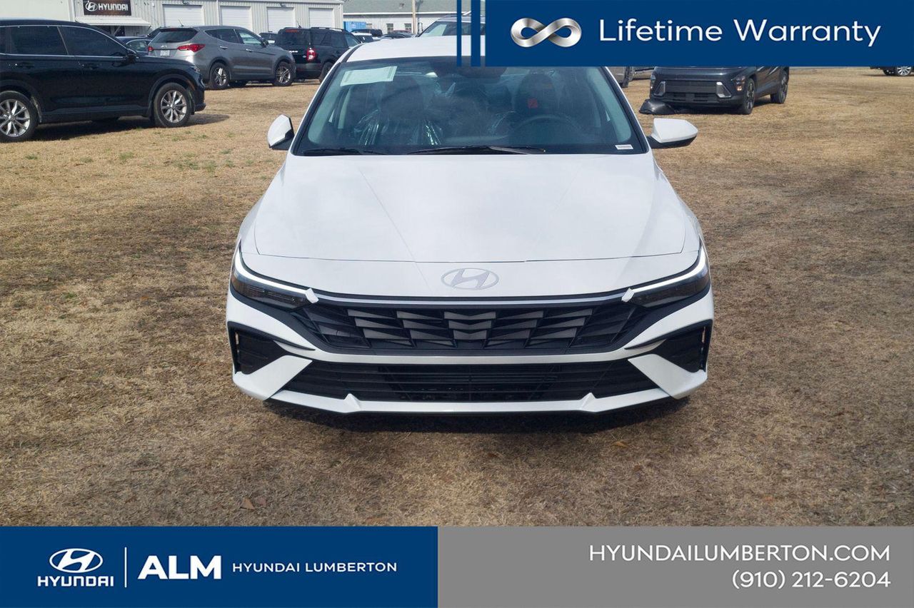 New 2026 White Hyundai SE image 3