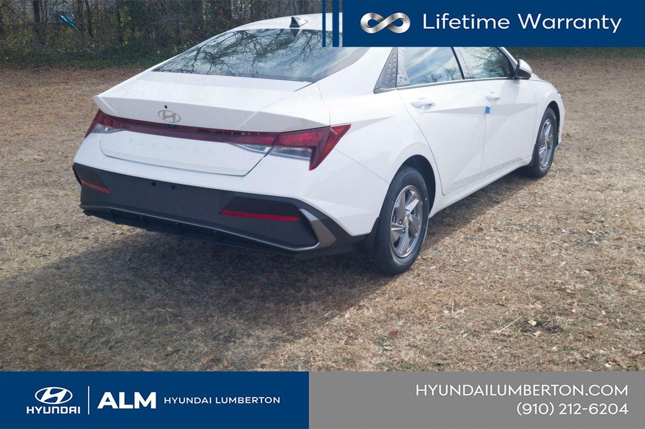 New 2026 White Hyundai SE image 6