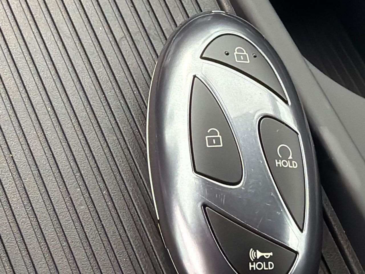 New 2026 White Hyundai SEL AWD image 33