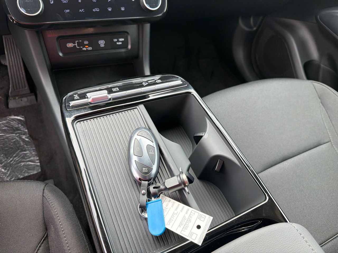 New 2026 White Hyundai SEL AWD image 34