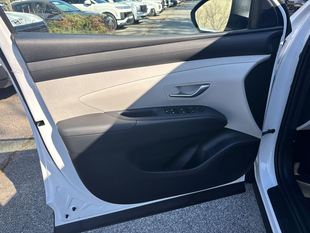 New 2026 White Hyundai SEL Premium FWD image 11