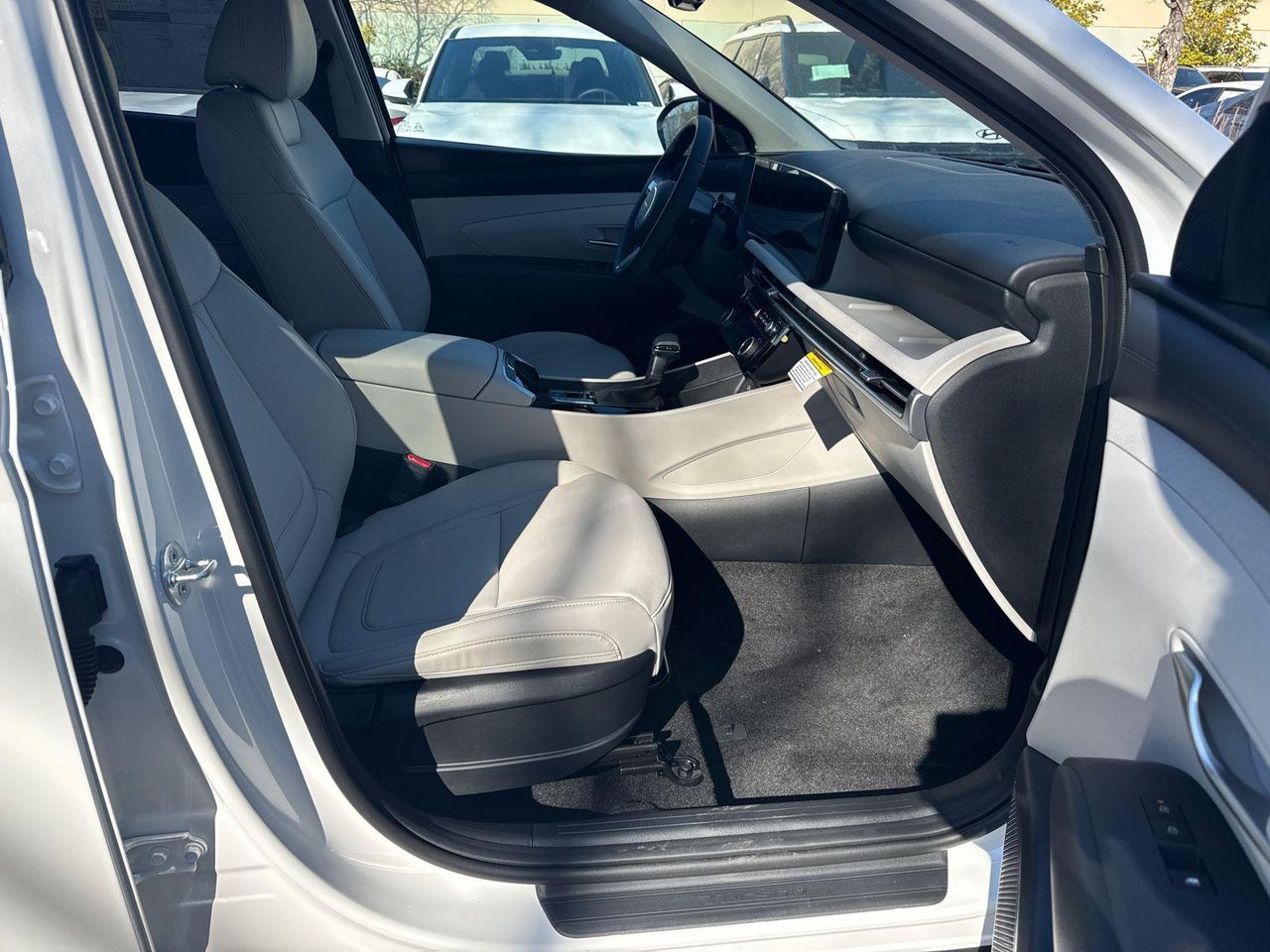 New 2026 White Hyundai SEL Premium FWD image 14