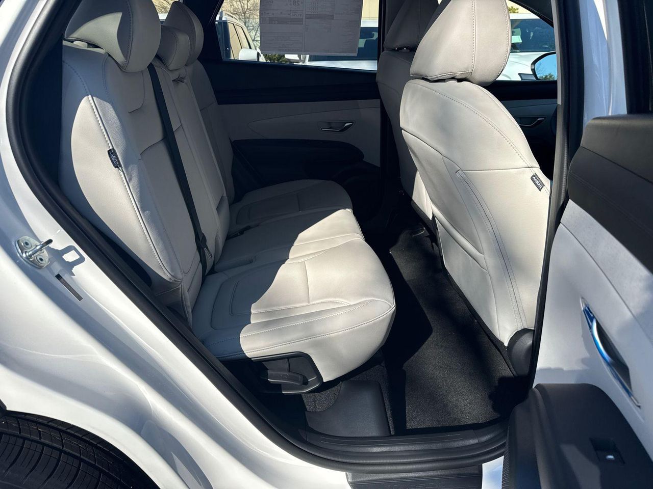 New 2026 White Hyundai SEL Premium FWD image 16