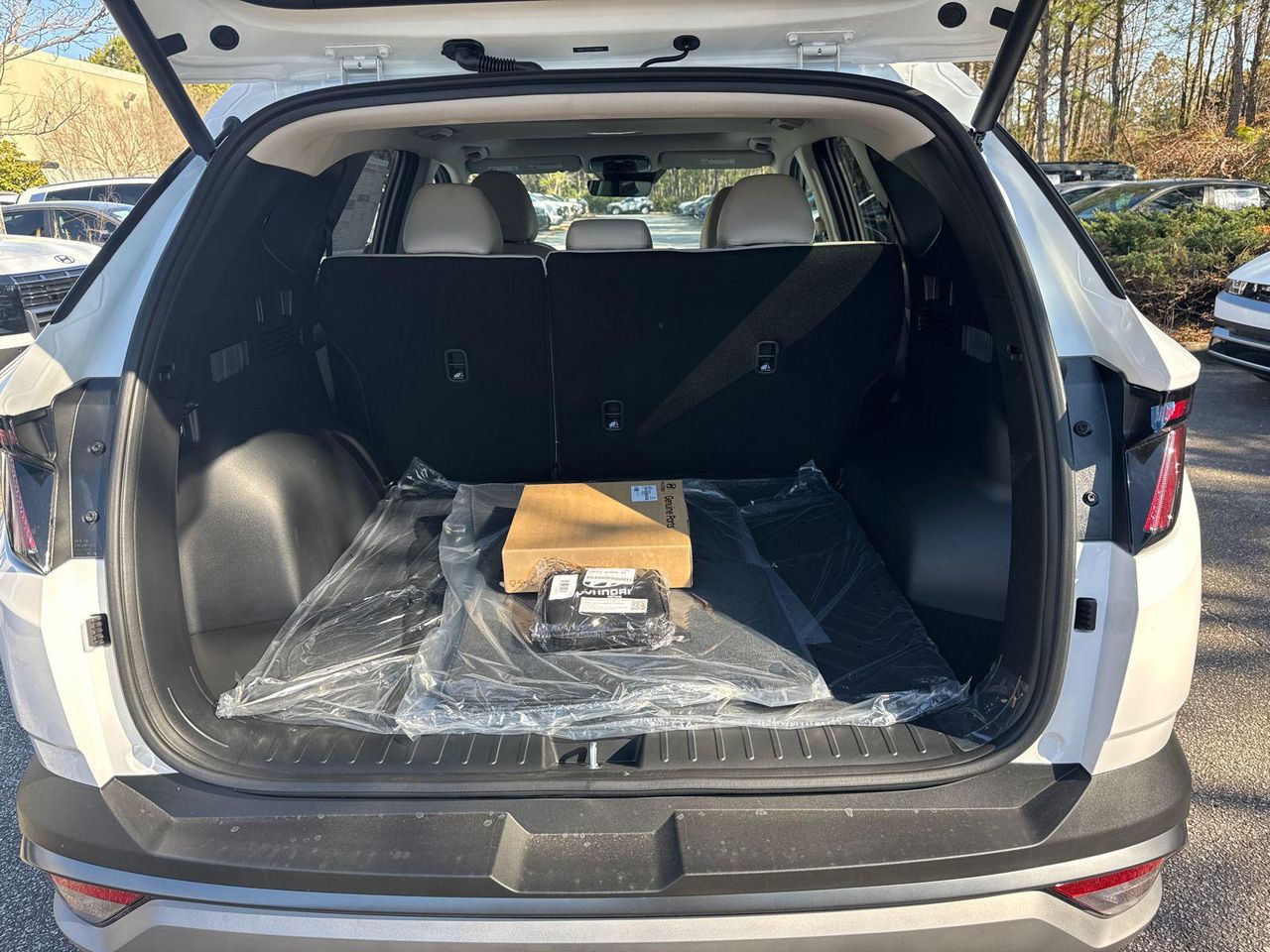 New 2026 White Hyundai SEL Premium FWD image 19