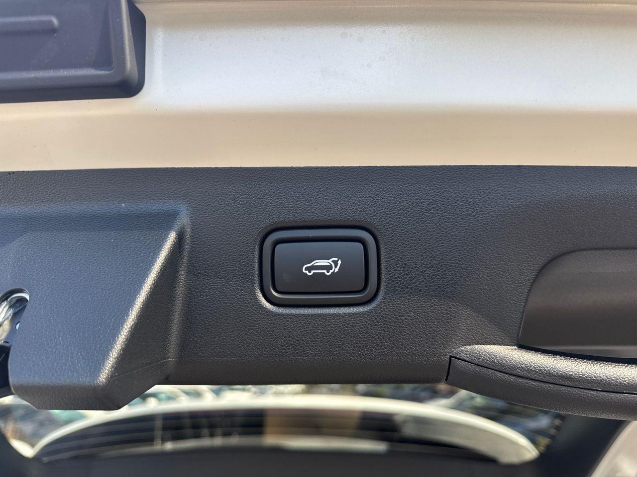 New 2026 White Hyundai SEL Premium FWD image 20