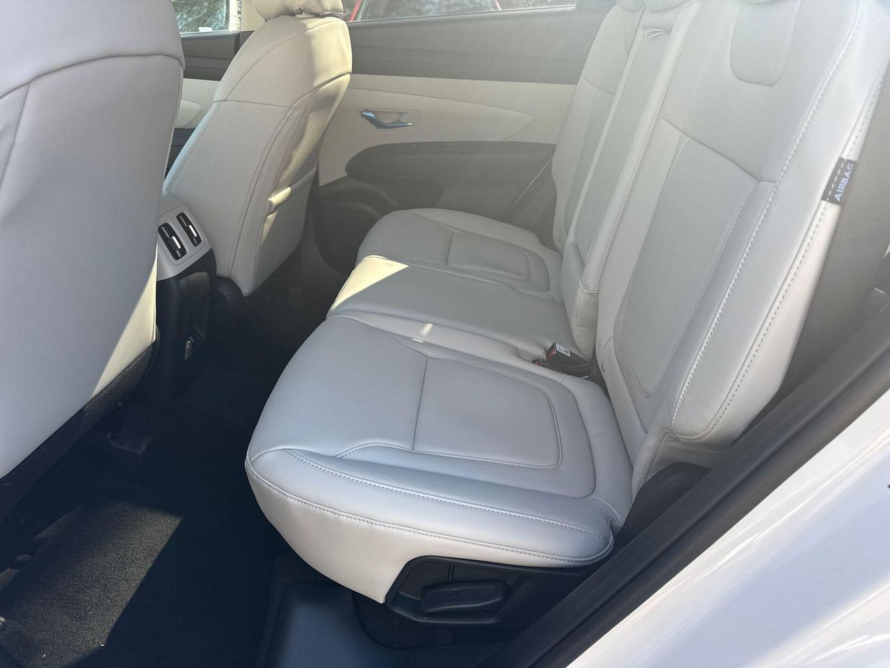 New 2026 White Hyundai SEL Premium FWD image 22